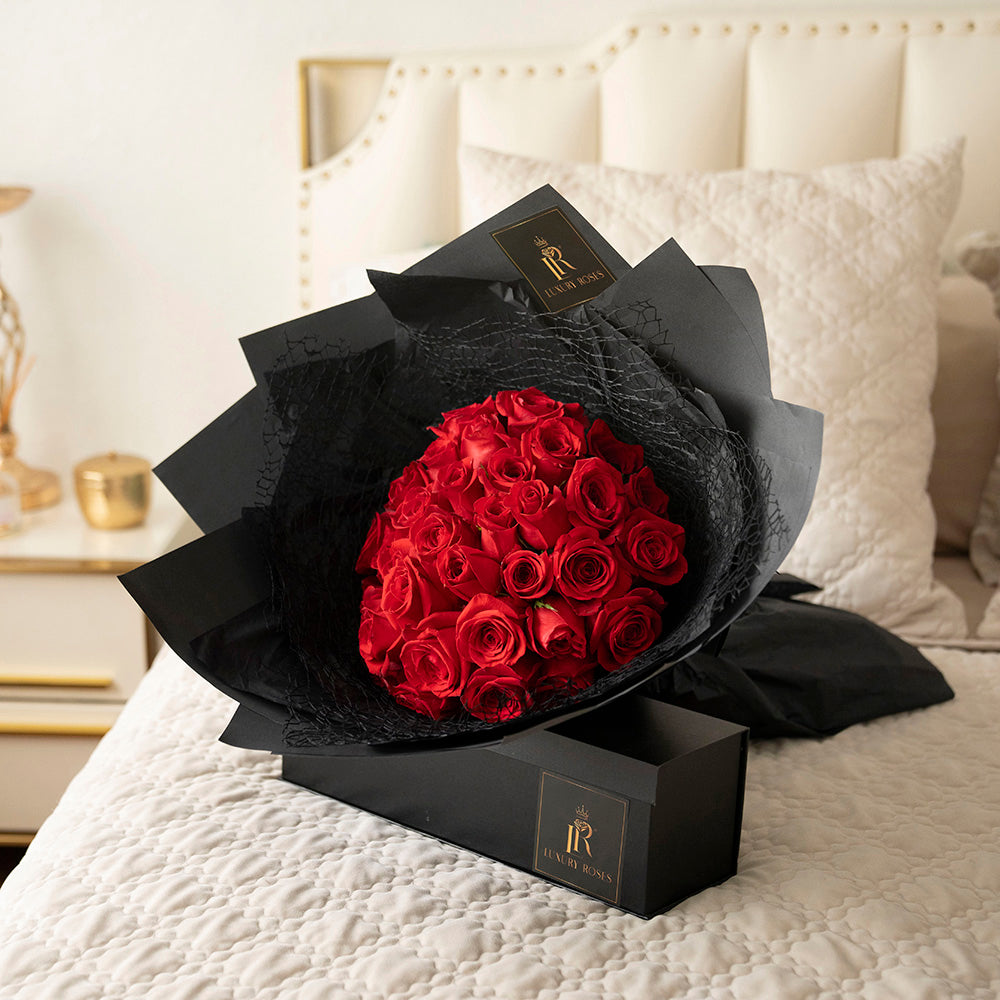 MEDIUM STEMMED RED ROSES BOUQUET