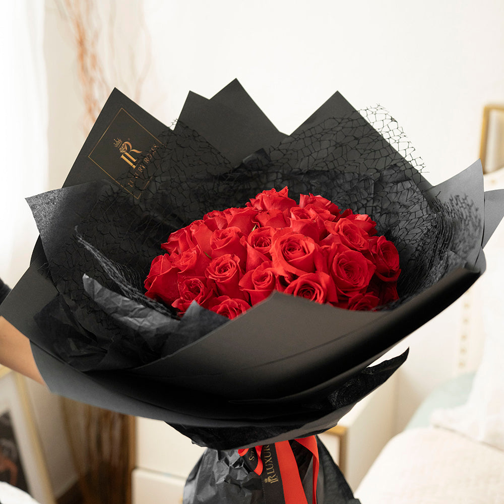 Medium Roses MEDIUM STEMMED RED ROSES BOUQUET – Luxury Roses