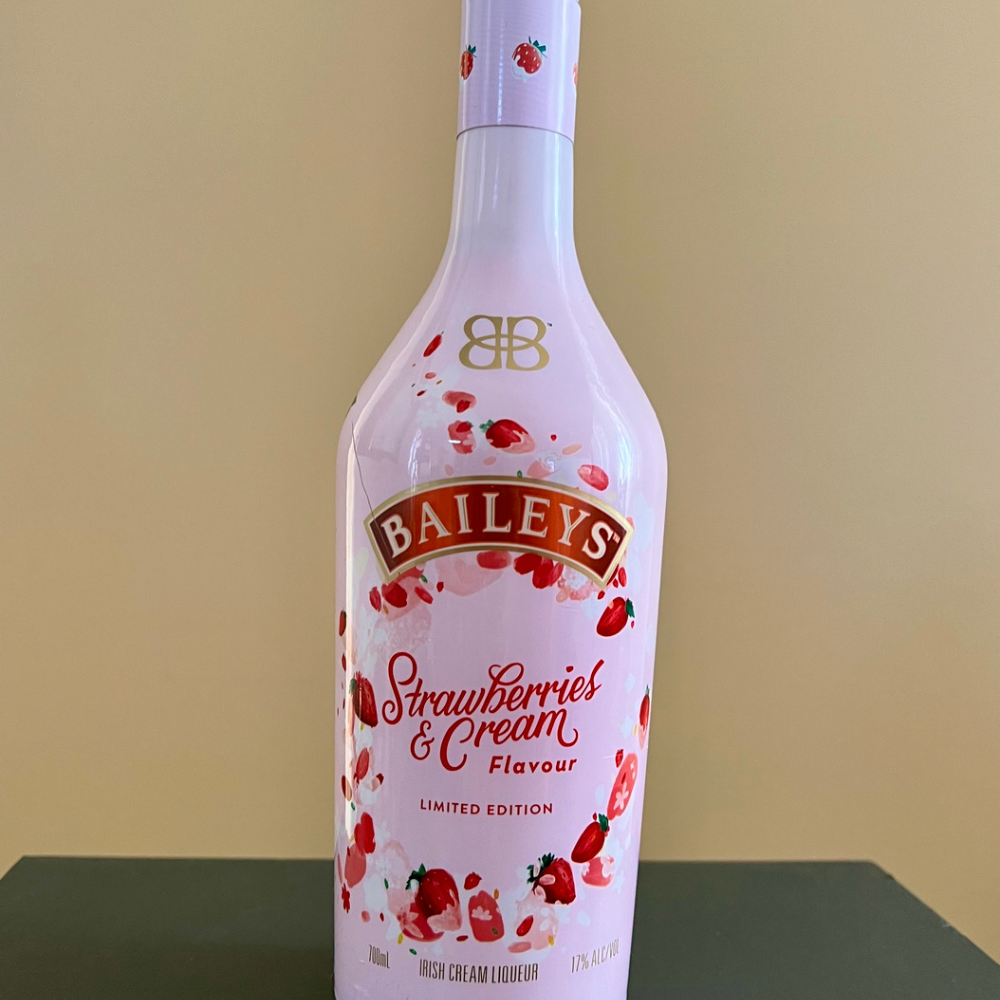 Strawberry & Cream Baileys Luxury Roses